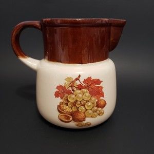 McCOY Pottery Brown Pitcher Grapes Nuts Fall Leaves ( 6"×6" )